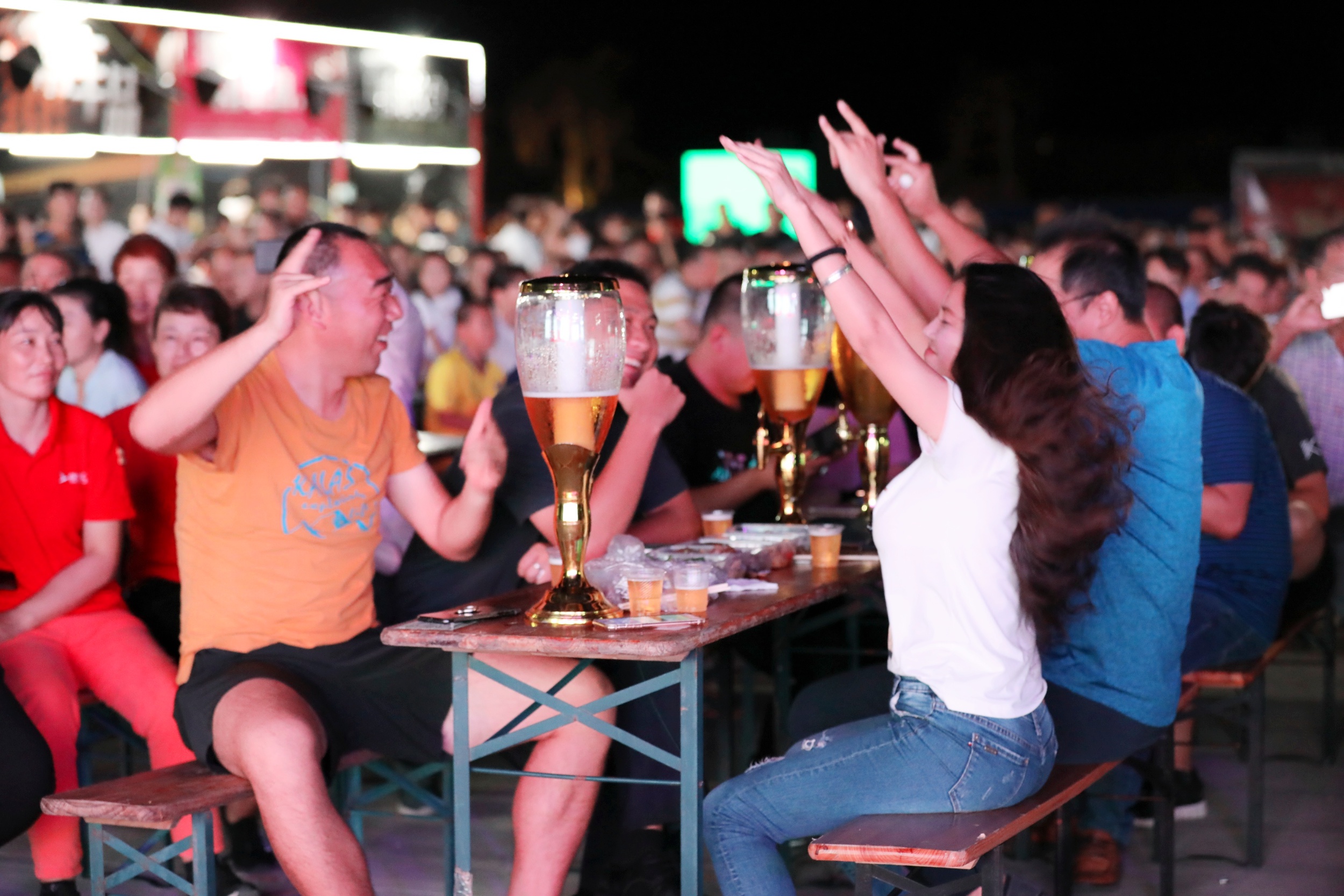 干杯青岛 连接世界 海南五城青岛啤酒节狂欢接力进行时