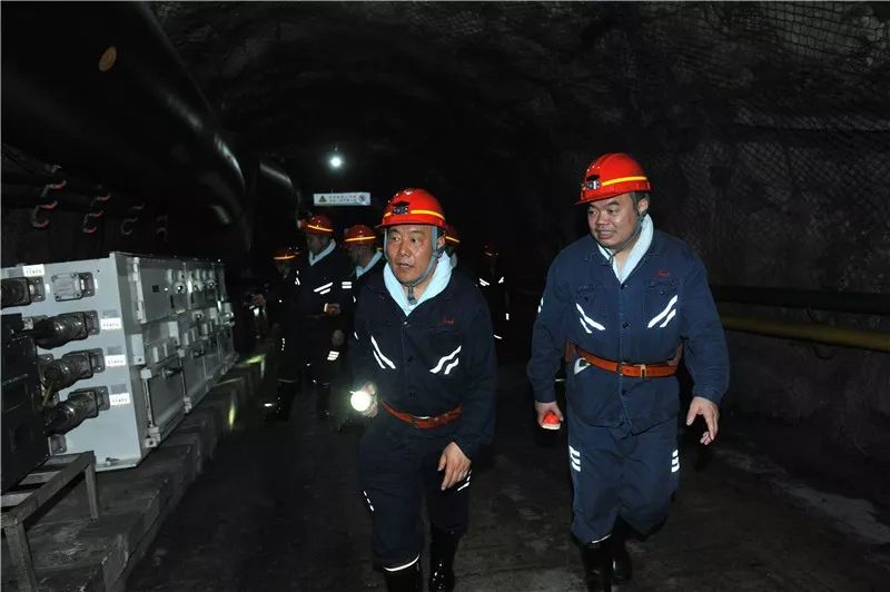 党委书记,总经理吴向前带你下井看看!