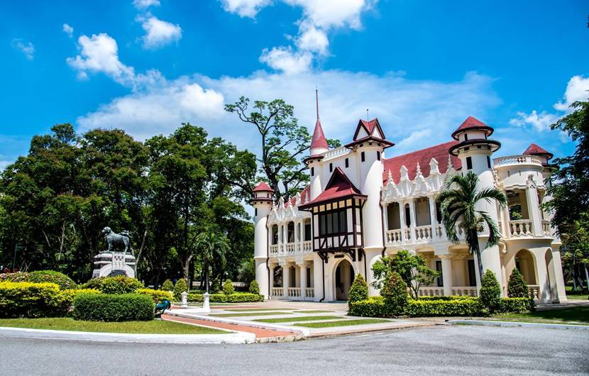 去泰国留学真的不够高大上吗?_隆宫