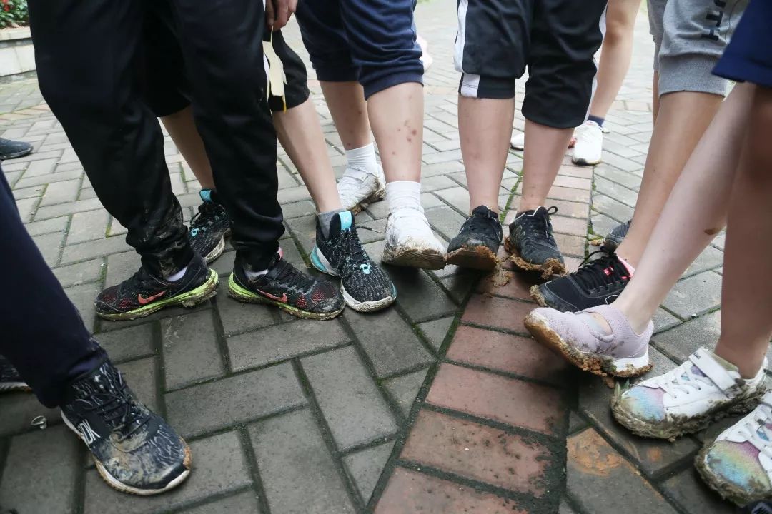 农场劳动实践校服变形记创意班会2019级新生见面让你意想不到