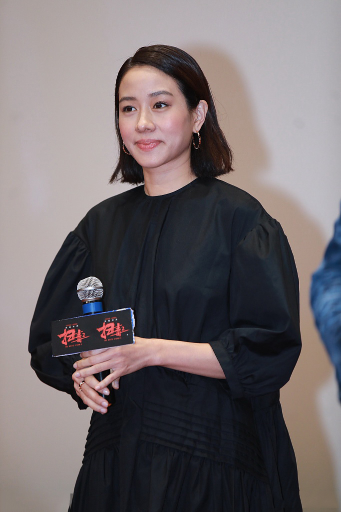 57岁刘德华魅力不减和林嘉欣站一起很般配谦逊态度让人点赞