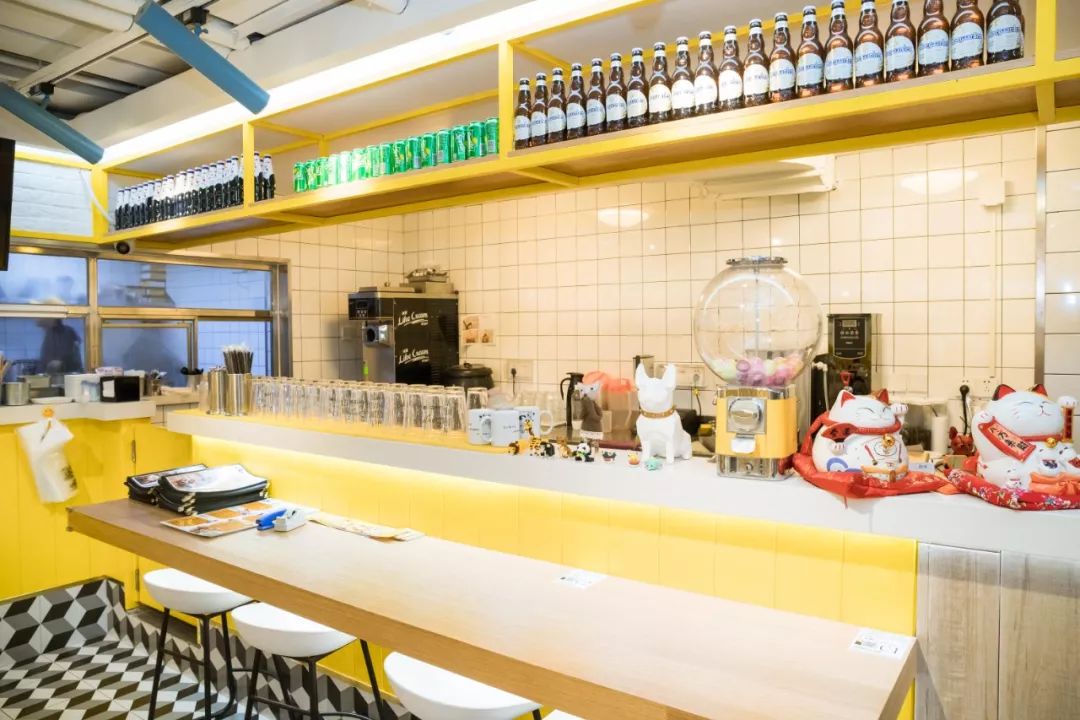 史上最疯狂炸鸡放题空降南京西路68元全场瘫着吃