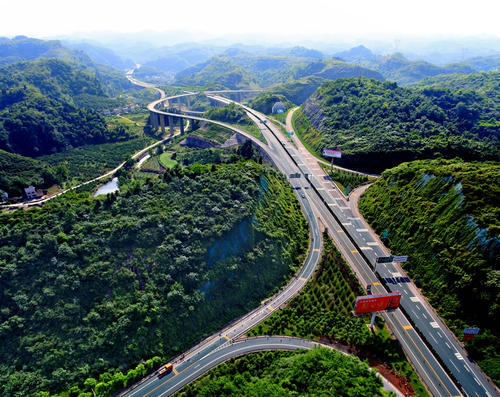 翻坝高速部分时段实行交通管制_秭归