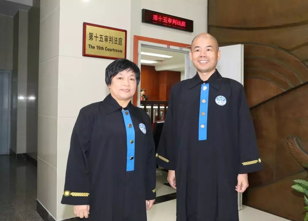 思考当上人民陪审员我该穿什么