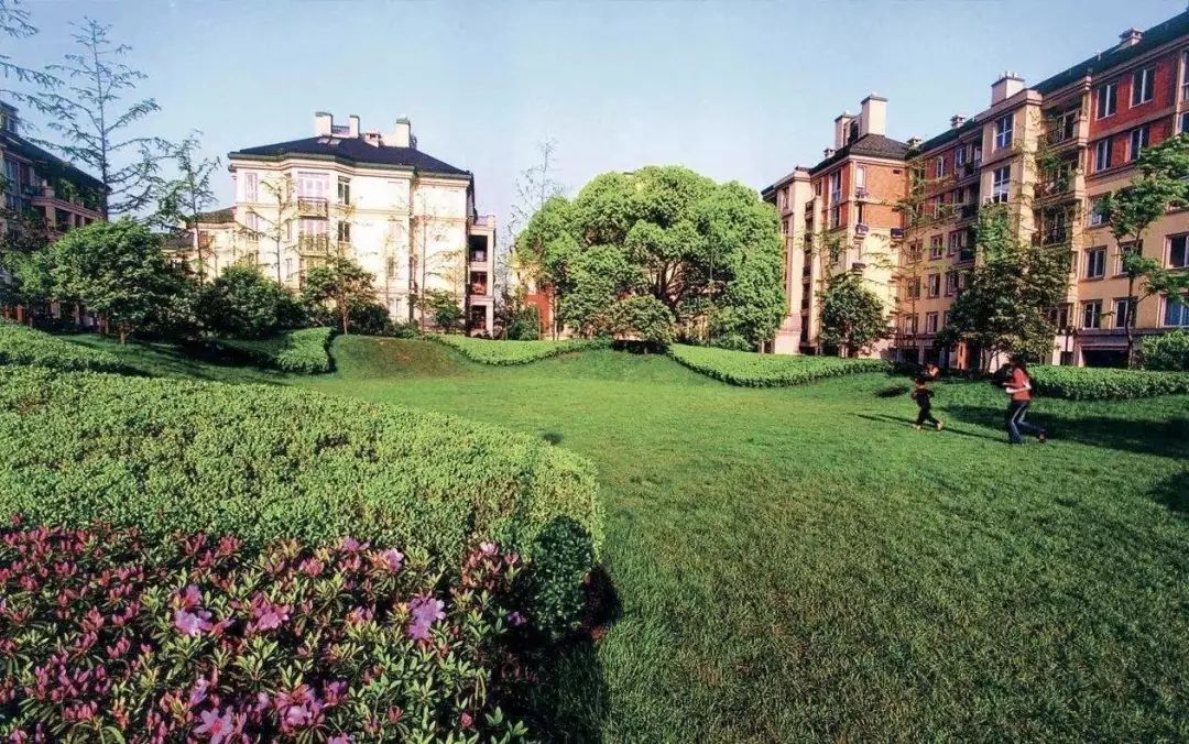 金桂花园,银桂花园,丹桂公寓,月桂花园等项目,初步奠定了绿城在浙江的