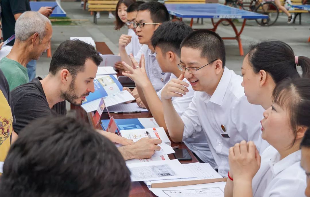 成都市青羊区顺城大街302号凯乐广场5楼tel:962626/028-86255556web