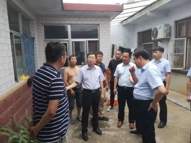 市住建局党组书记局长王教法调研诸城市农村危房改造和农村厕所改造