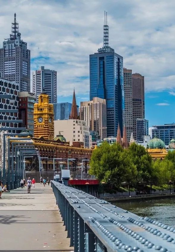 的治安问题却使得墨尔本居民人心惶惶2018年6月12日,喜剧演员eurydice