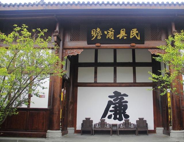 除此之外,观星楼,老观古镇,大佛寺,巴巴寺,状元洞,春节主题公园等都是