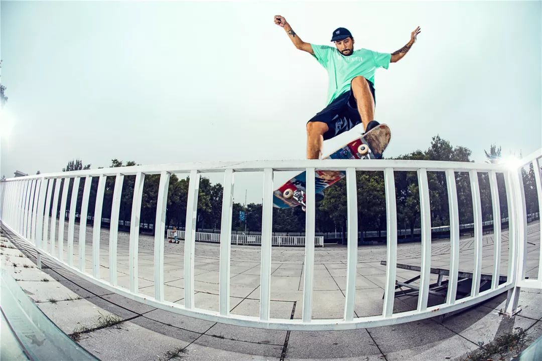 李文金特别鸣谢brian peacockdan leung小黑胡天祐谢汶凯skateredited