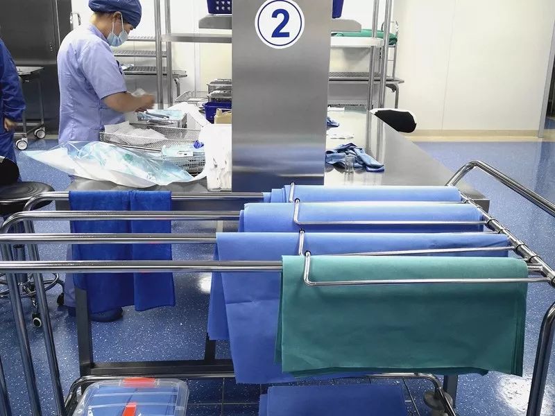 其它兄弟们正在被打包欢迎各位朋友们,来到打包区清洗,消毒完毕后,"我