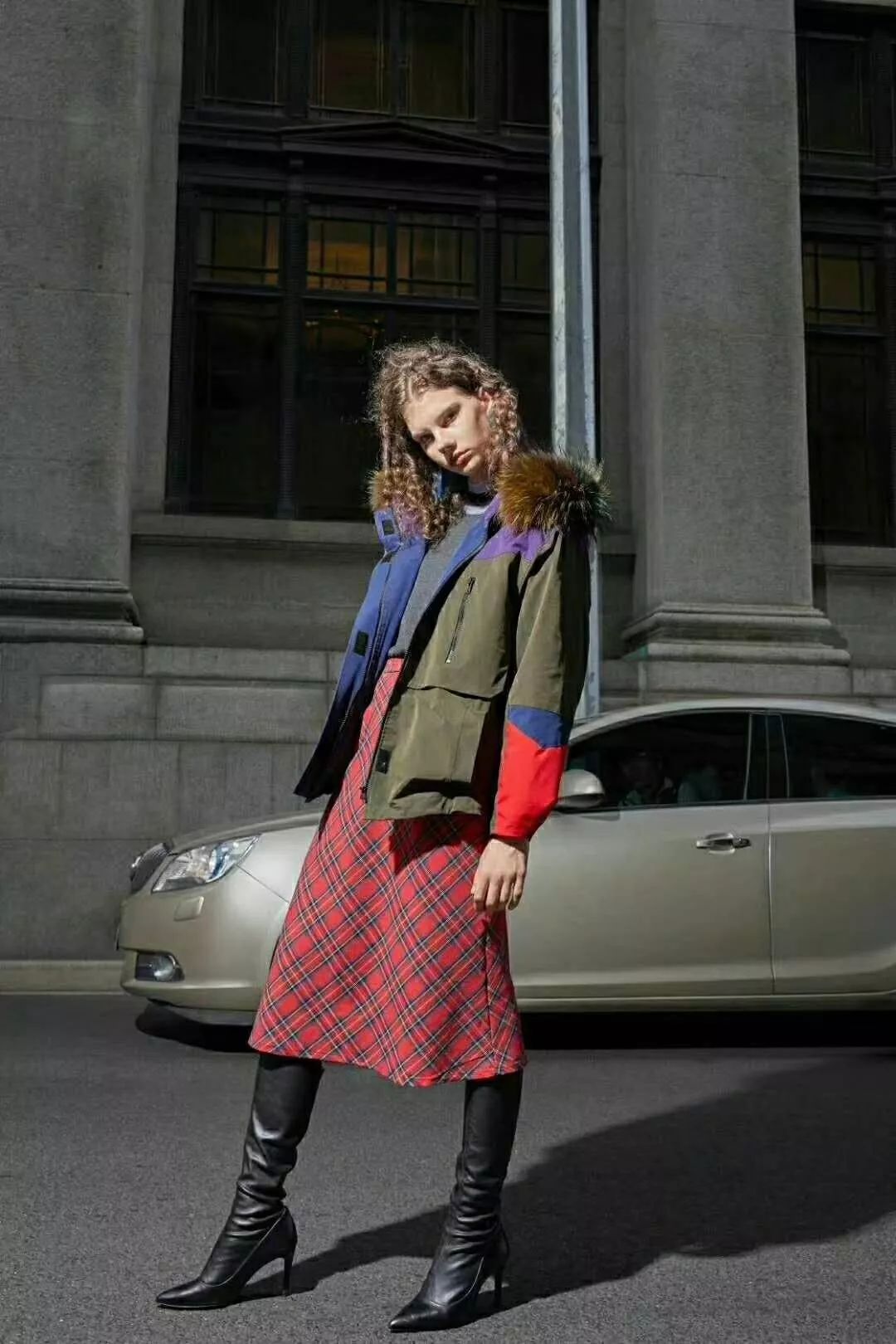 洛呗一女装返季特卖会开始啦维伊埃文羽绒服7月11日7月18日羽绒服返季