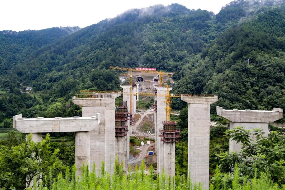 余庆境内在建2条高速公路进展如何?绍辉书记现场调研