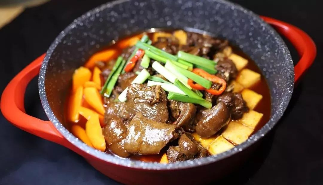 八大必点之"红柳羊肉串"八大必点之"红烧羊三宝"用来自优质原产地的