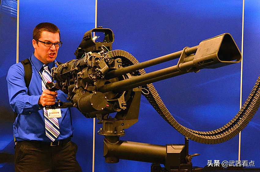 军事丨美军车载陆地终结者3管机枪射速每分钟2000发