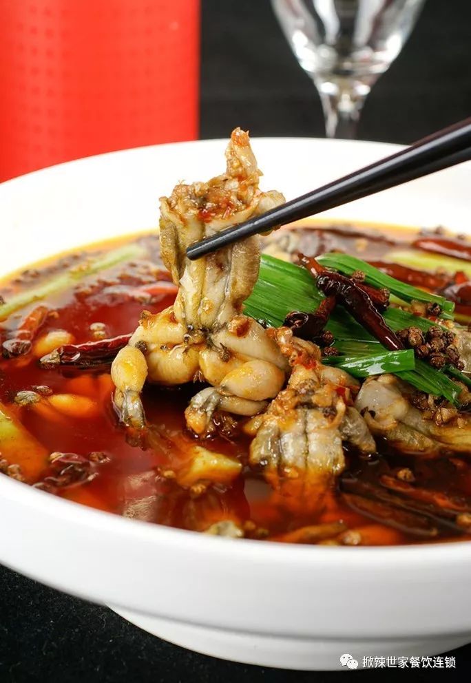 水煮田鸡腊猪油泡椒田鸡霸道鲜锅兔毛氏红烧肉干捞粉丝卤水拼盘三文鱼