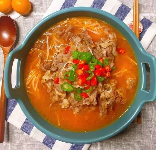 番茄金汤肥牛色泽金黄酸香可口好吃不胖