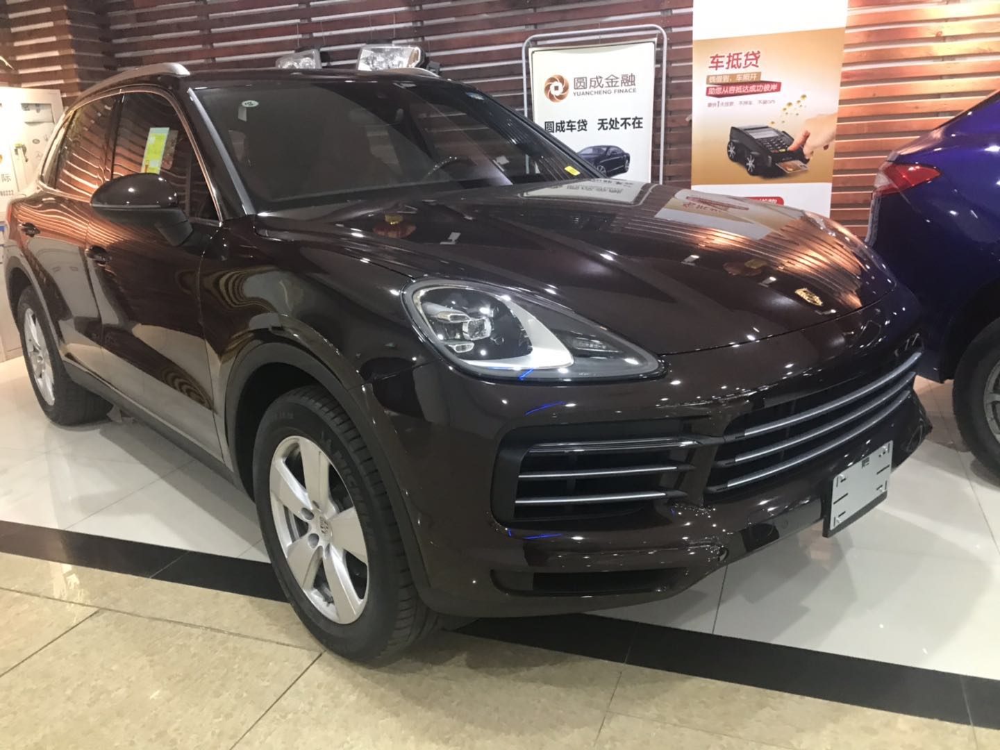 19款保时捷卡宴 v6 3.0l 340马力 桃红木