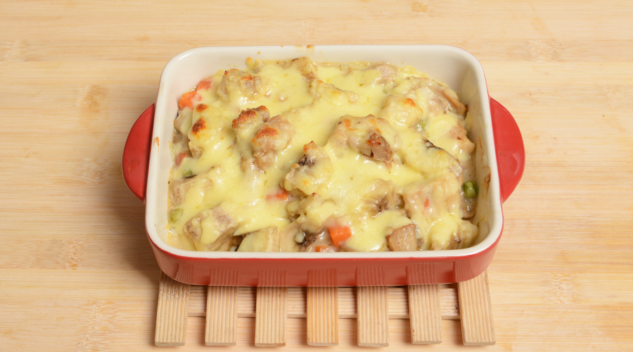 老少皆宜的一道西餐美食——奶香蘑菇鸡肉焗饭