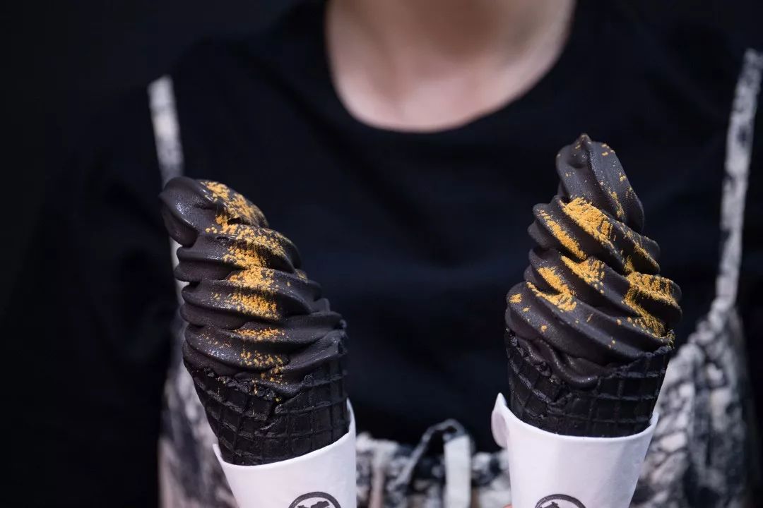承德琉璃鲸金龙店99吃网红爆款冰淇淋你听说了吗