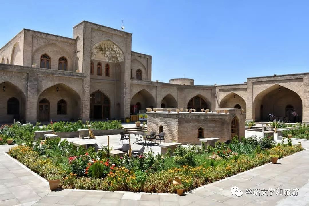 萨迪的果园一个富人和一个乞丐互易地位