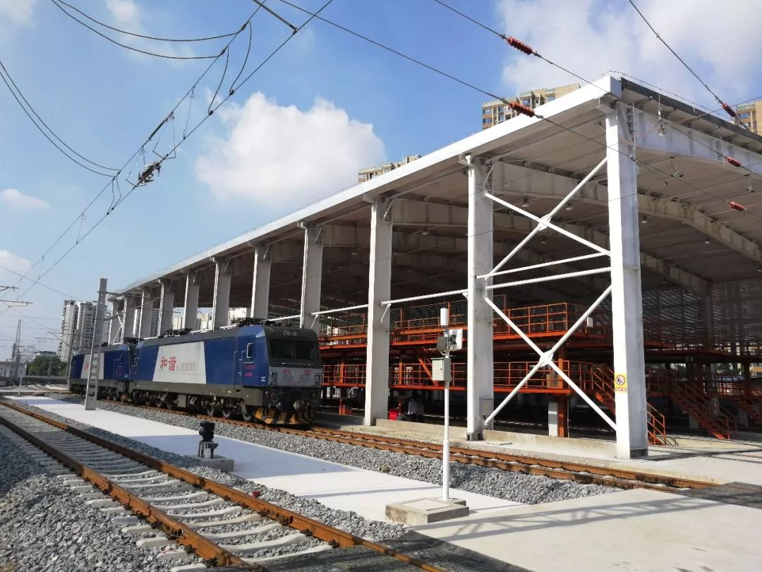 一线传真梨树湾机务折返段及重庆西客整所正式开通运营