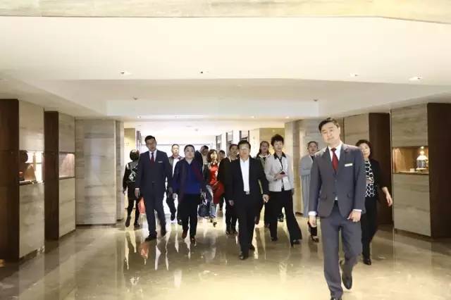 年营收385亿的白天鹅宾馆总经理张添携团队全面解析酒店运营之道