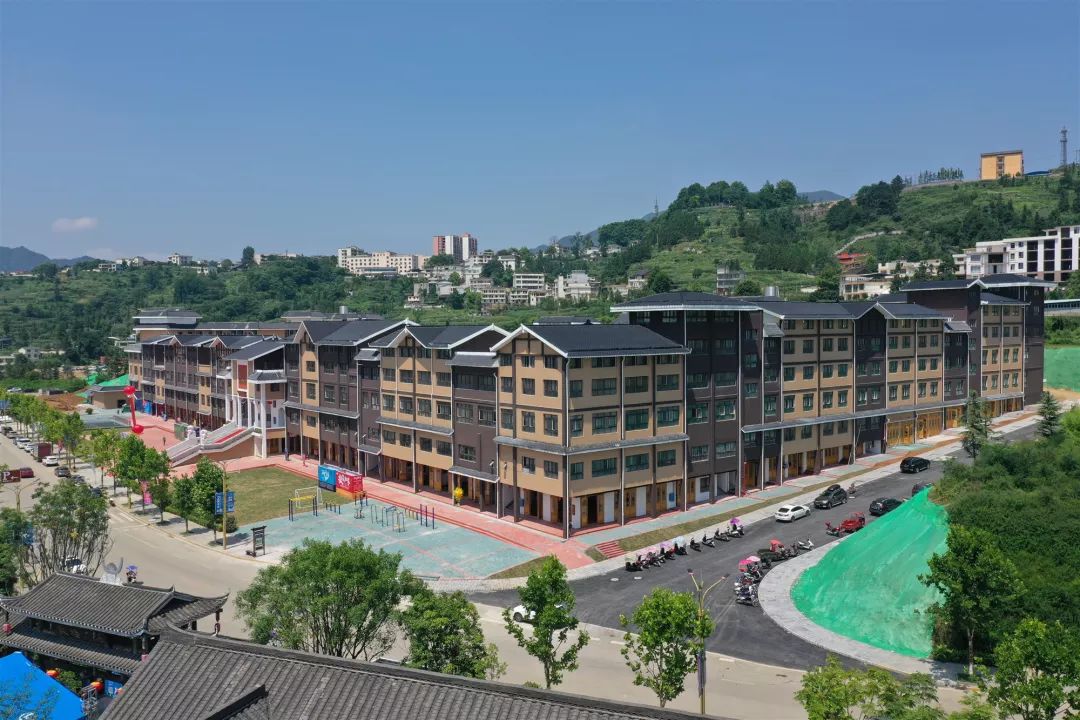120天泓文教育神速建成丹寨万达泓文研学基地