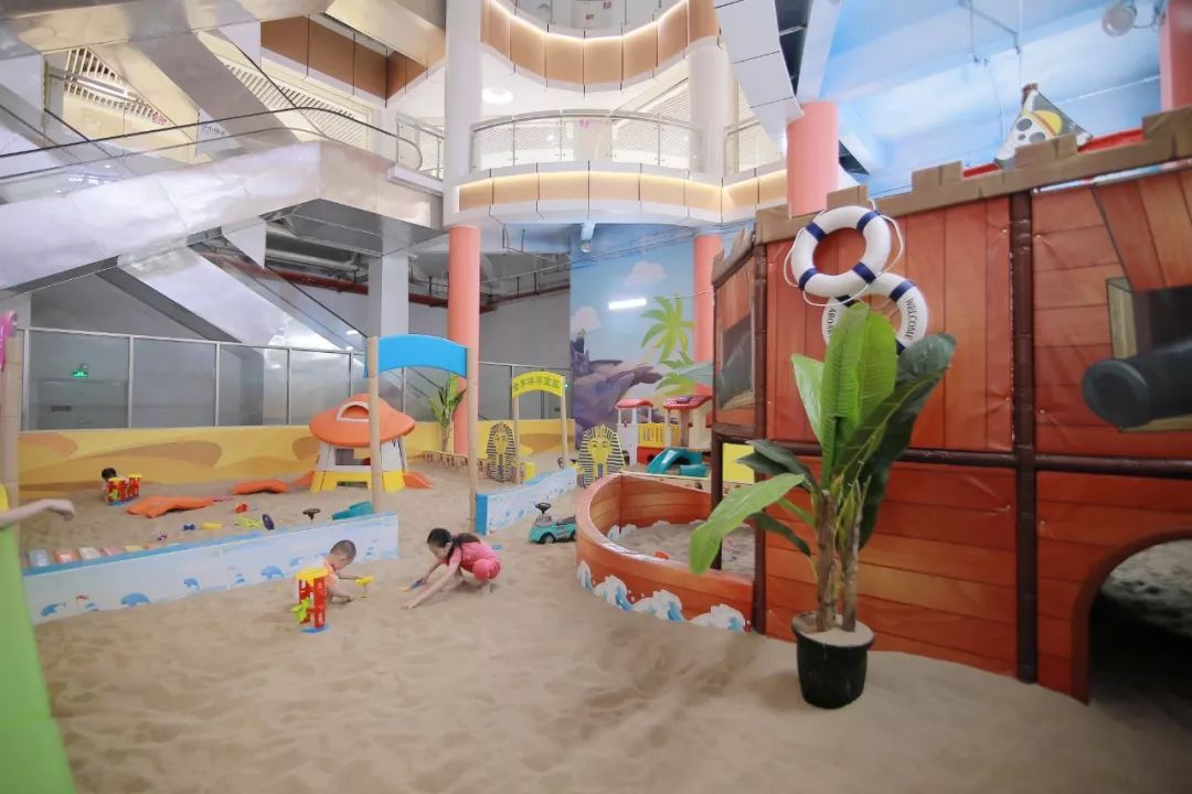 暑假遛娃|99元抢原价316元2大2小嗨玩套餐, 攀岩,沙池……30 款项目,5