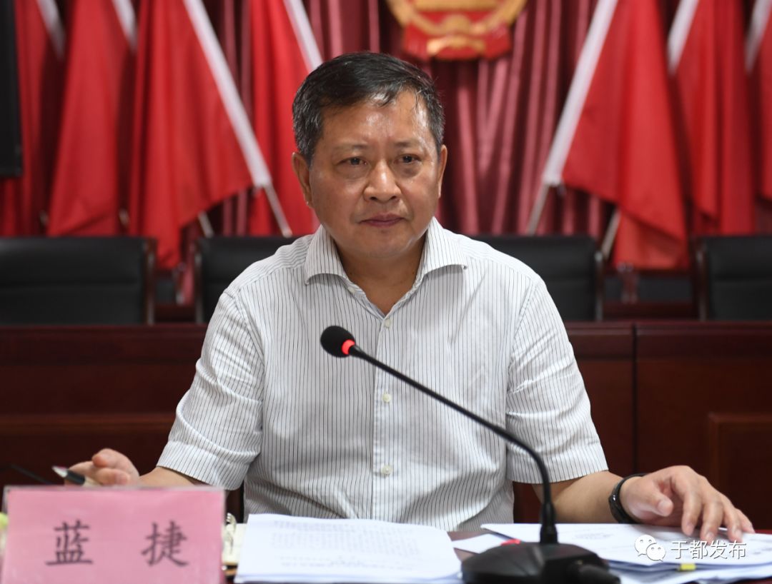 蓝捷在桥头乡调度脱贫攻坚工作时强调打好问题整改歼灭战确保如期完成