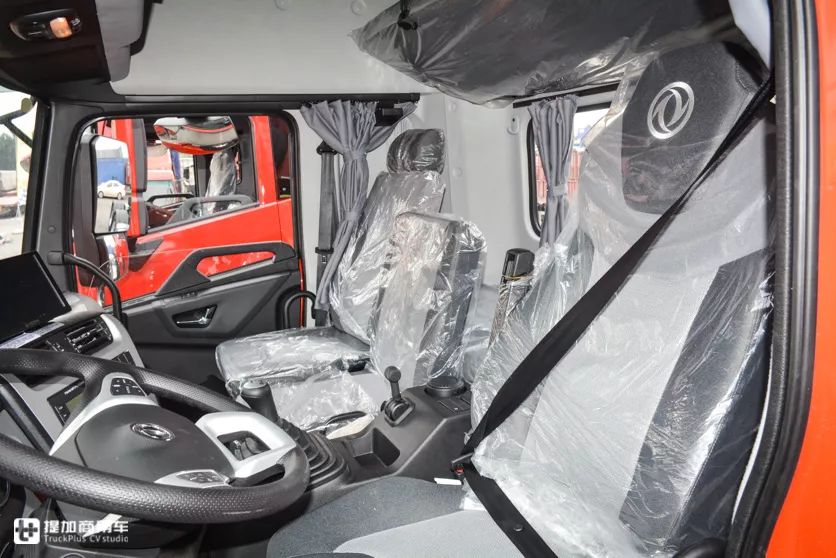 高顶双卧铺天锦kr560马力东风天龙kl上市天龙卡车驾驶员大赛成都半