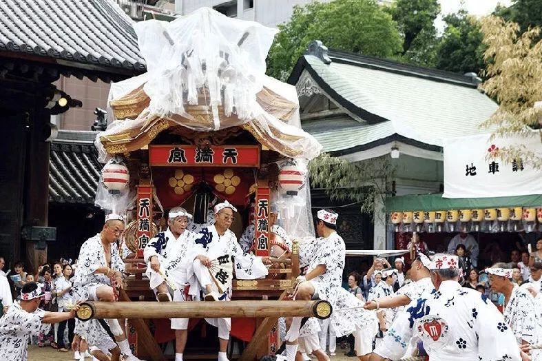 千人共舞,萬人狂歡,一輩子必體驗一次的日本夏日祭