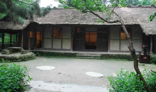 成都"最牛"茅草屋,外观破旧不起眼,却成国家重点保护对象