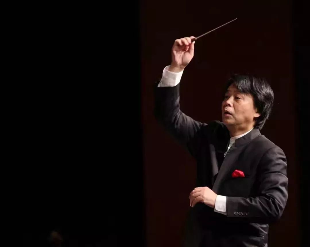 61菲拉托夫先生共同执棒,著名歌唱家黄华丽,周楠,青年歌唱家王耀宏