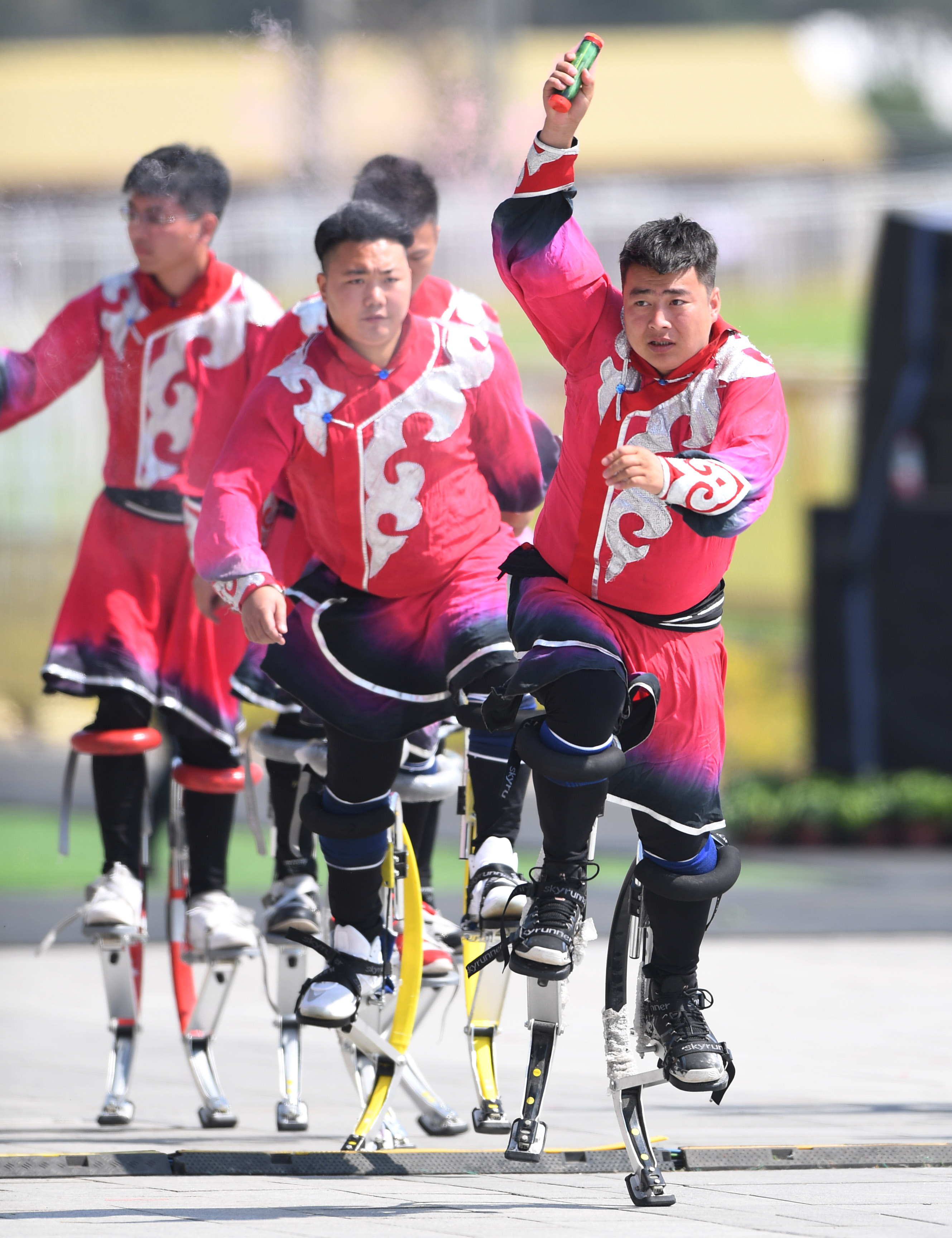 第十一届全国少数民族传统体育运动会马上项目开赛仪式在呼和浩特举行