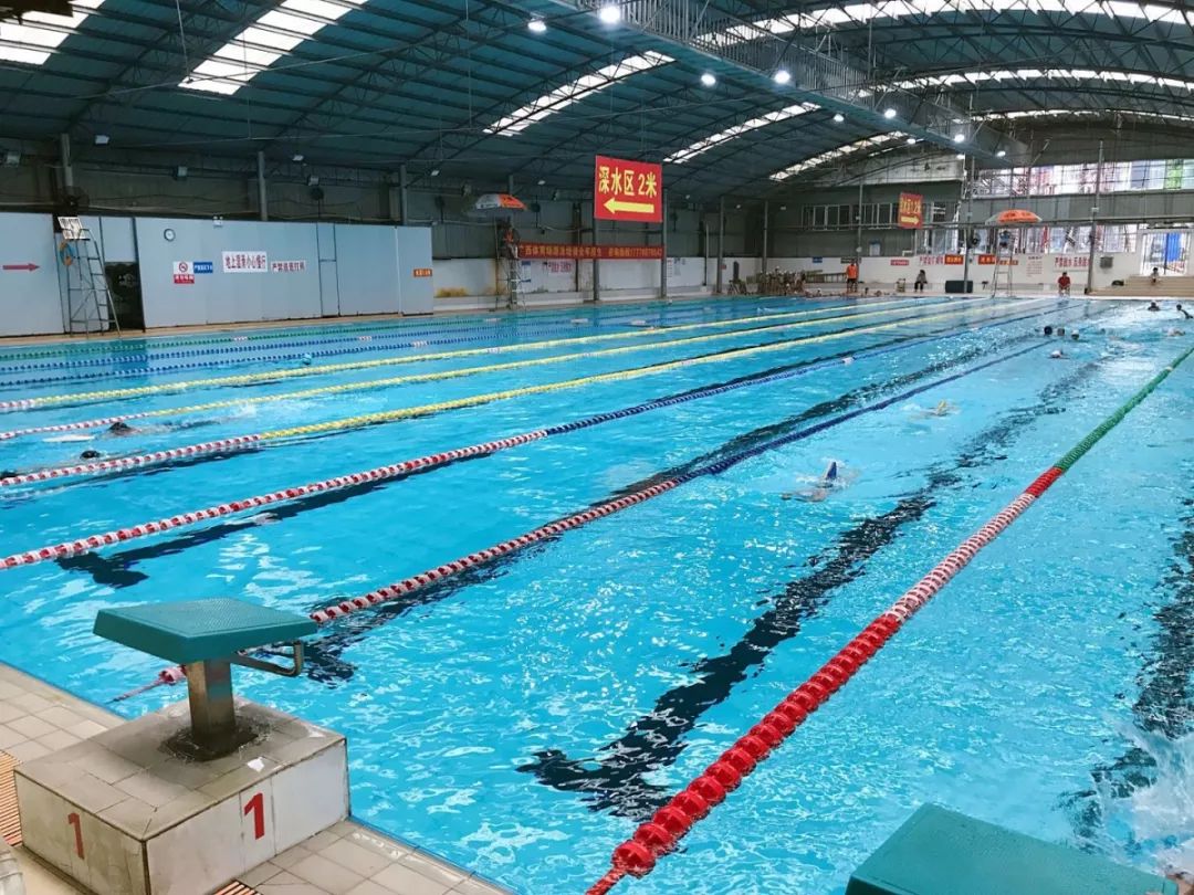 广西体育场第二游泳池约起来!_年卡享