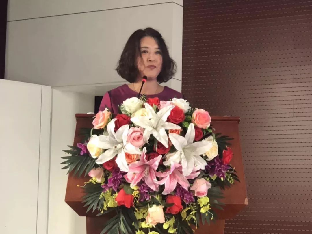 辽宁省口腔质控中心办公室主任吴楠,市卫健委副主任崔艳君,中心医院