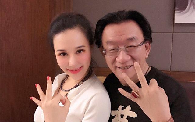 原创晚节不保73岁侯耀华被曝推广非法产品网友又收女徒弟了