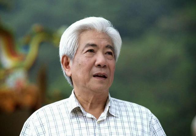 王彼得 饰演 金沛民中国台湾资深知名演员,配音员王中平 现场演唱台湾