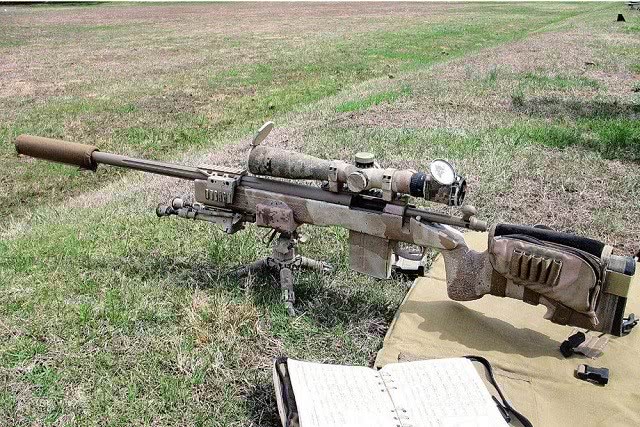 1,m40a5狙击步枪 是美国海军陆战队现役狙击步枪,主要用于中等距离的