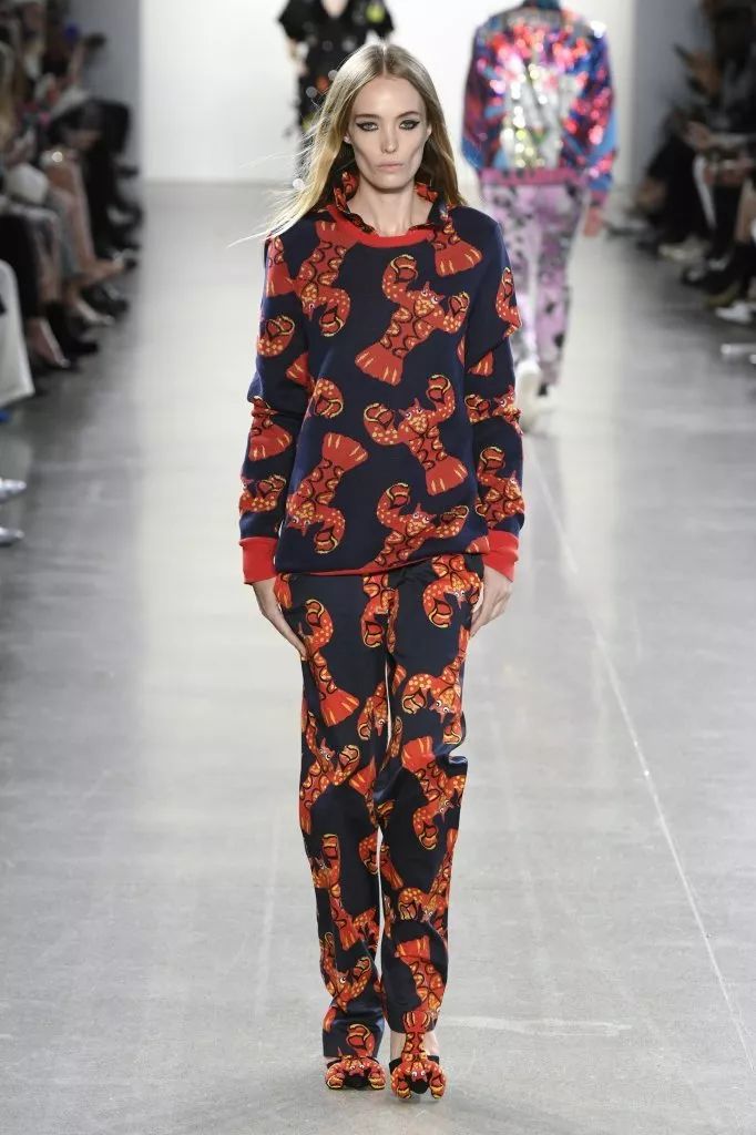 废物再利用不得不提的创始人elsaschiaparelli他不仅仅为三宅一生的