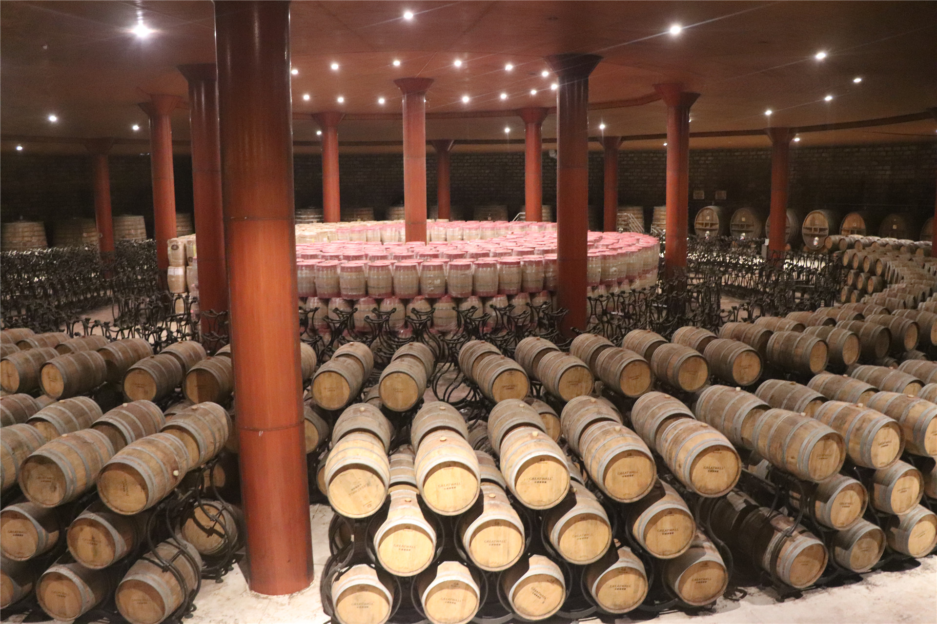 葡萄美酒夜光杯实拍昌黎县亚洲第一大酒窖距离北戴河很近
