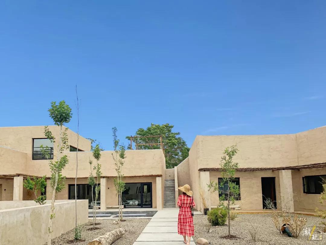 睡进沙漠里的民宿三天三夜是不够的