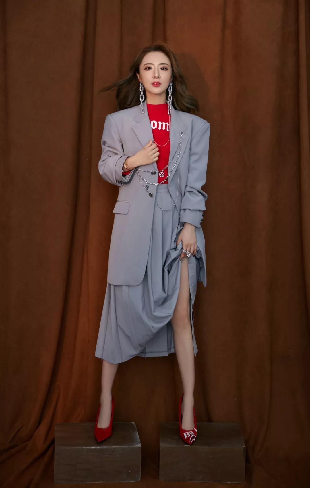 从全球好物推荐官到公益讲师,直面淘宝第一主播薇娅