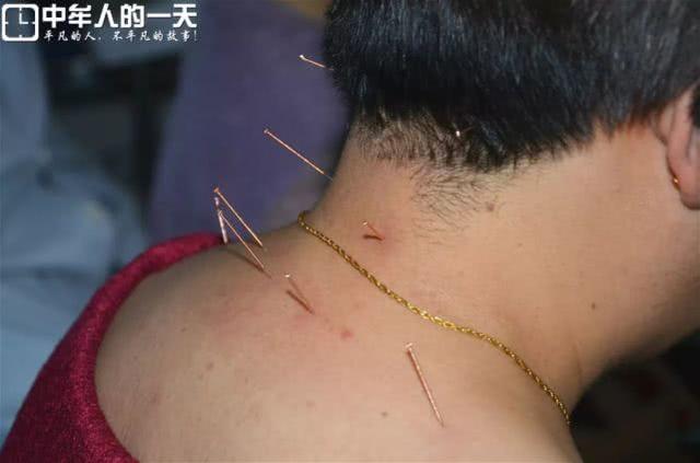 悬壶济世一根针救死扶伤一颗心