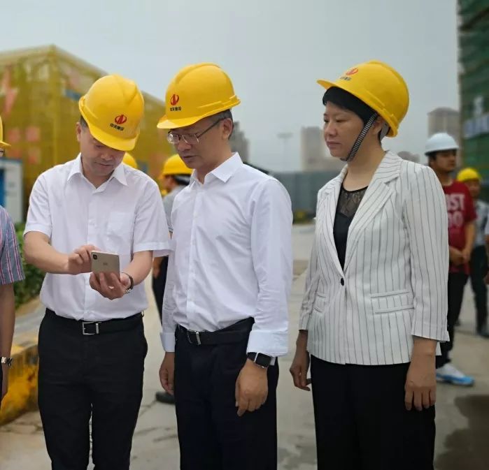 市政府副秘书长叶顺清,市委组织部常务副部长石骁敏,以及各责任部门