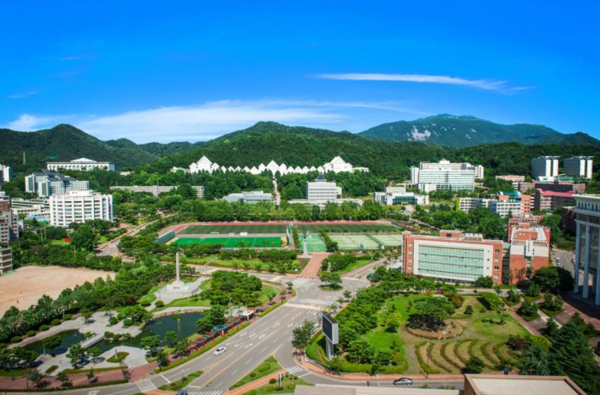 多个念珠综合体育馆将举办花样游泳赛事水球比赛也将在南部大学进行作