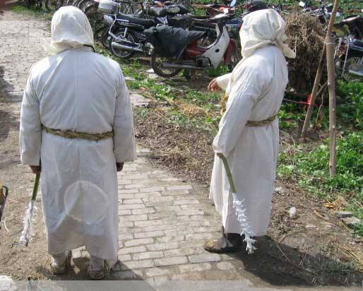 农村葬礼中孝子为什么要手持哭丧棒有哪些讲究