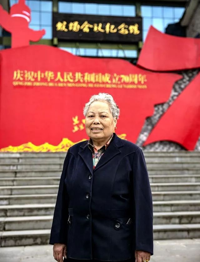 猴场会议纪念馆74岁的刘丽珍在猴场会议纪念馆外,她的父亲刘志田祖籍