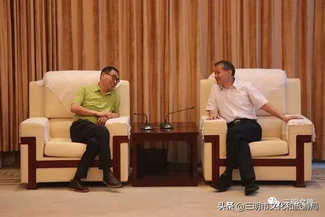 市委书记林兴禄会见了吴贤德一行,副市长张文珍参加座谈会